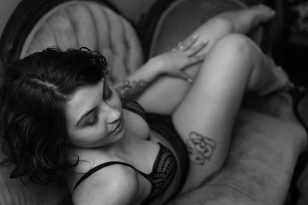 Niki Stefanelli of Her Story Images is a Oakland California Boudoir Photographer specializing in boudoir and portrait photography in Oakland California. Her Story Images.