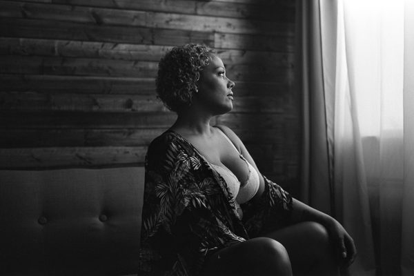 Imthiaz Houseman of Fine Art Boudoir is a Denver Colorado area Boudoir Photographer specializing in boudoir and portrait photography in Denver Colorado area. Fine Art Boudoir - Denver Colorado Boudoir Photographer