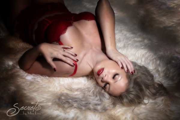 Lisa Blaschke ofSecrets by Miss Lisa is a New Braunfels, Seguin, San Marcos Texas area Boudoir Photographer specializing in boudoir and portrait photography in New Braunfels, Seguin, San Marcos Texas area. Secrets by Miss Lisa - New Braunfels Texas Boudoir Photographer